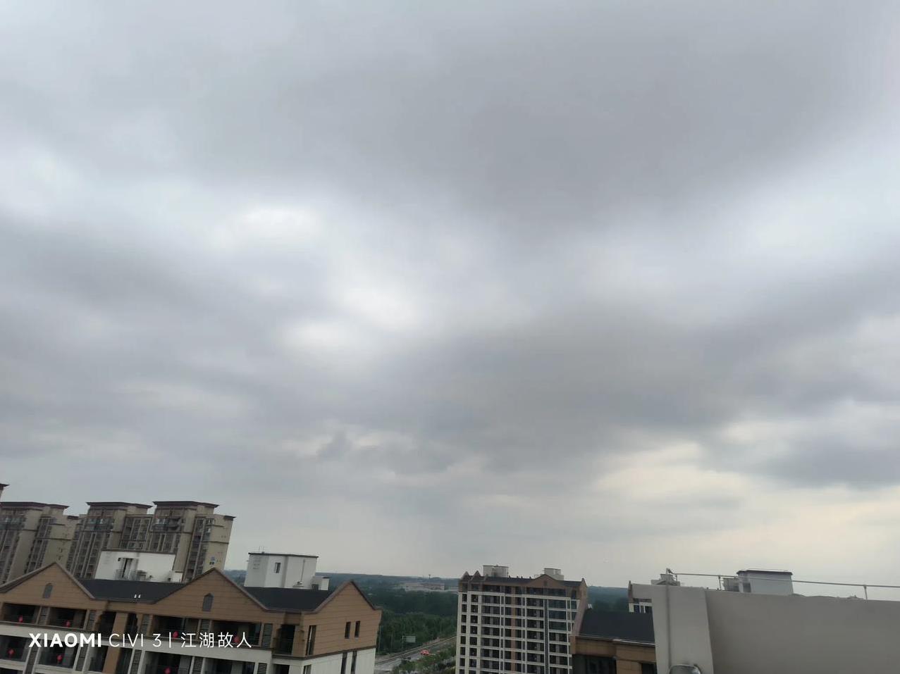 土木工程被冠名“又土又木”
但是你知道土木的含义吗
土木:木承苍穹、土载万物
在