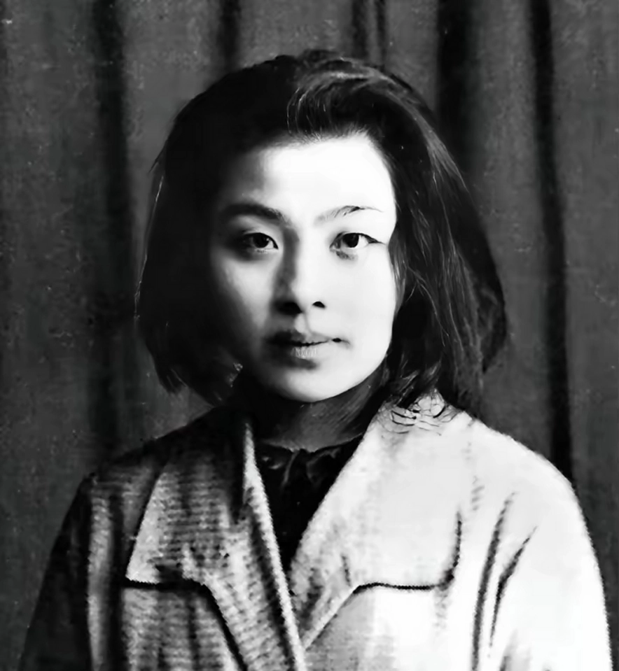 1958年丁玲在养鸡场时，王震说“丁玲生活上要照顾，出了问题我负责。”晚年丁玲回