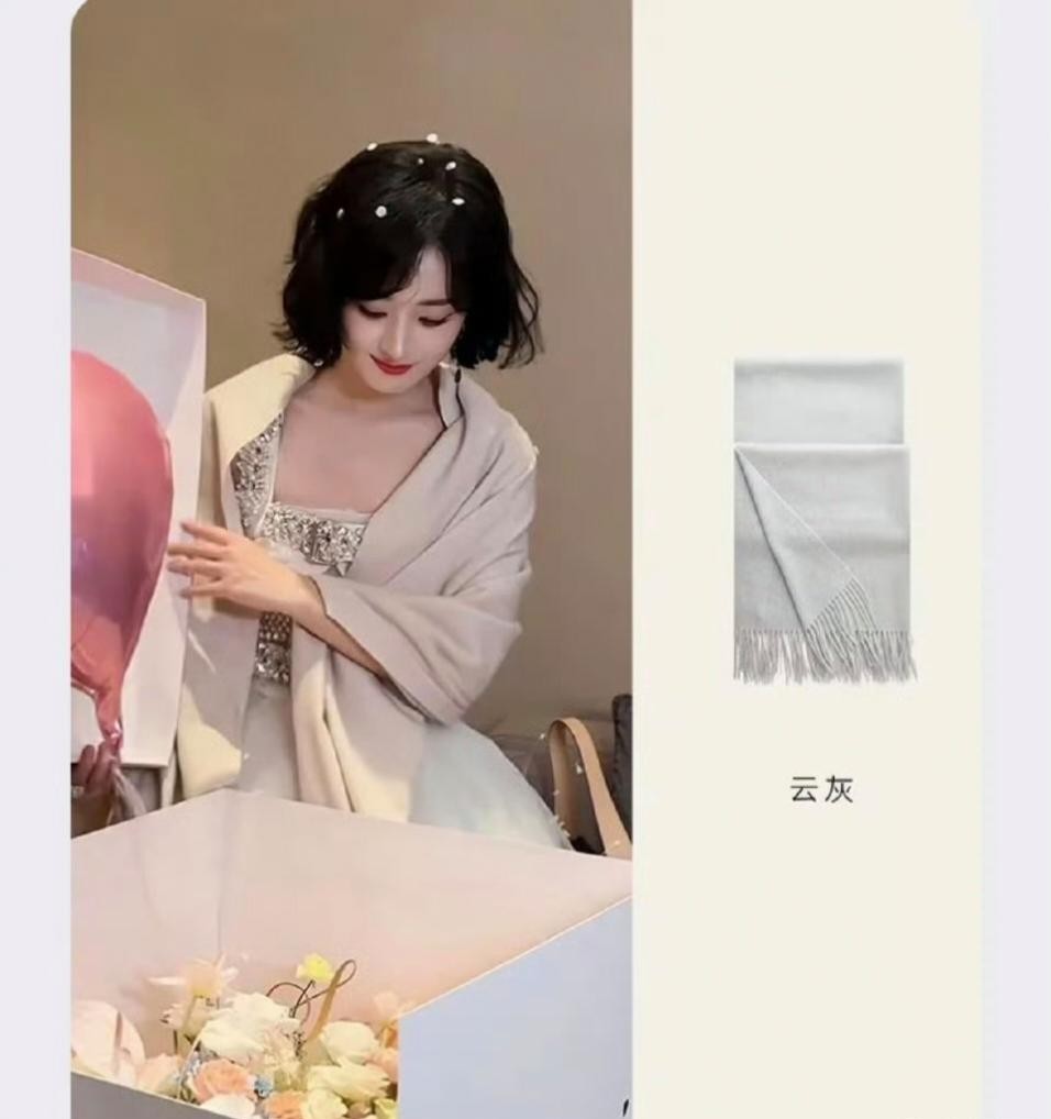 赵丽颖这条旧围巾和用了好几年的手机又被网友扒出来了，说实话现在明星里这么实在的真