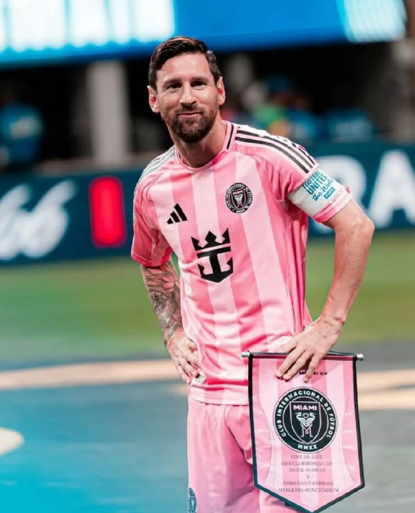 迈阿密国际客场5-1纽约红牛。

随着世界杯的临近，球王梅西又开挂了。

在普遍