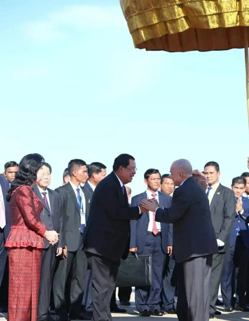 国王回国啦 没去玩有点可惜











啥？西哈莫尼国王在北京待了一个
