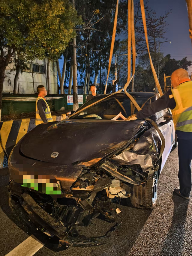 这样子能全损嘛各位
拖去4儿子店还在等报价有点艰熬