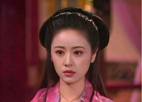 林心如演紫薇之前的这个角色也好水灵 ​​​，真是天选紫薇啊，仙气飘飘的感觉！ ​
