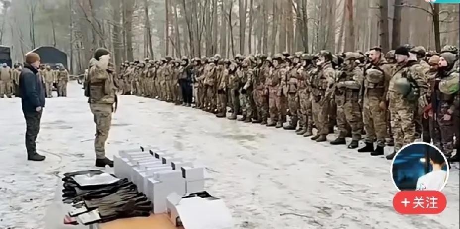 普京库尔斯克阅兵泽连斯基无奈





库尔斯克，一个让人肾上腺素飙升的地方！普