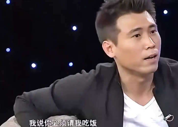 演员李乃文说：“在我上大学的时候，有一天学校排话剧，演出结束后就已经很晚了。我实