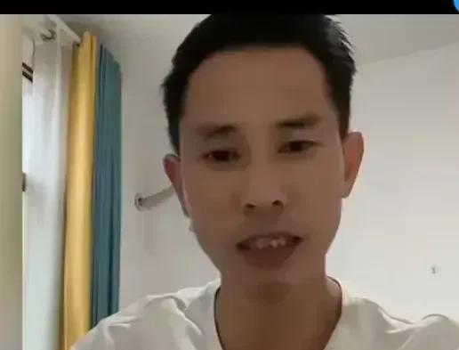 老街网红祝玉生好久没发视频了，也不知道他在忙什么呢？昨两天他又发了一个视频曝了一