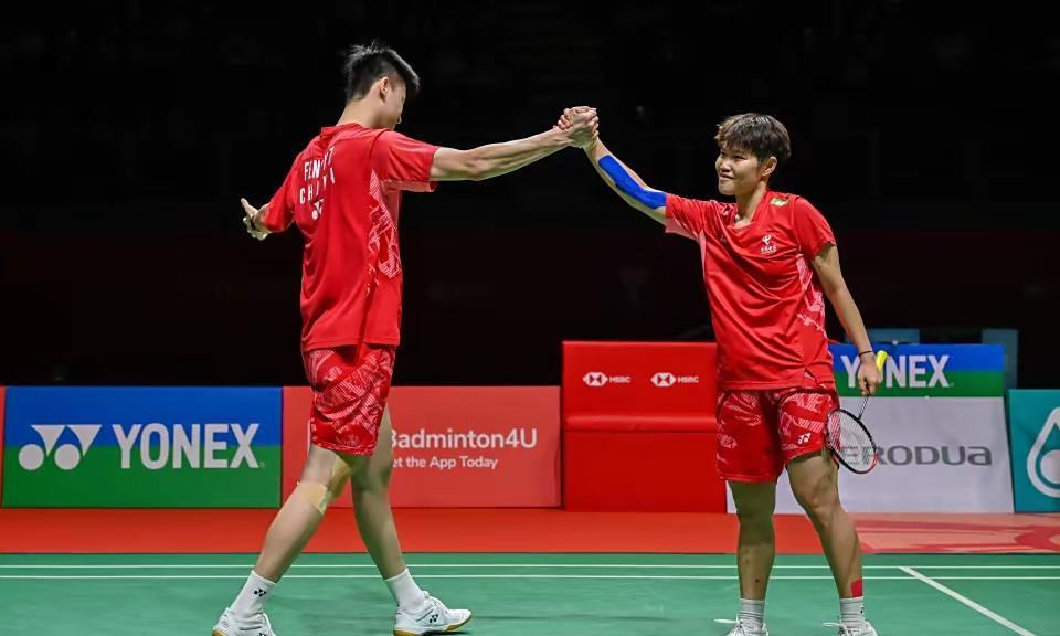 中国羽毛球公开赛，混双八强已出6席[鲜花]


中国羽毛球公开赛，混双1/8决赛