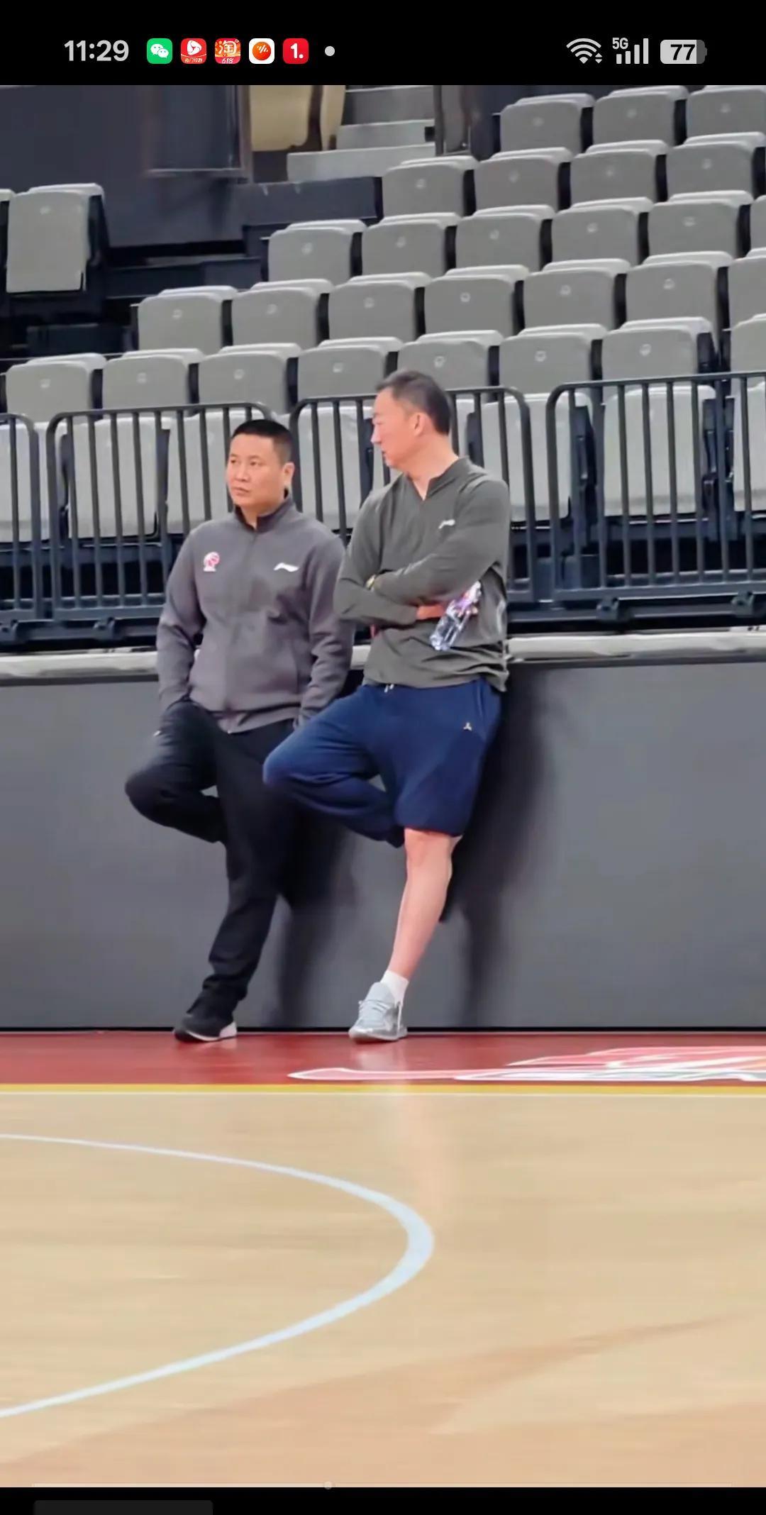全国球迷感谢张总和刘导，感谢俱乐部为小杨冲击NBA所做的努力和培养！