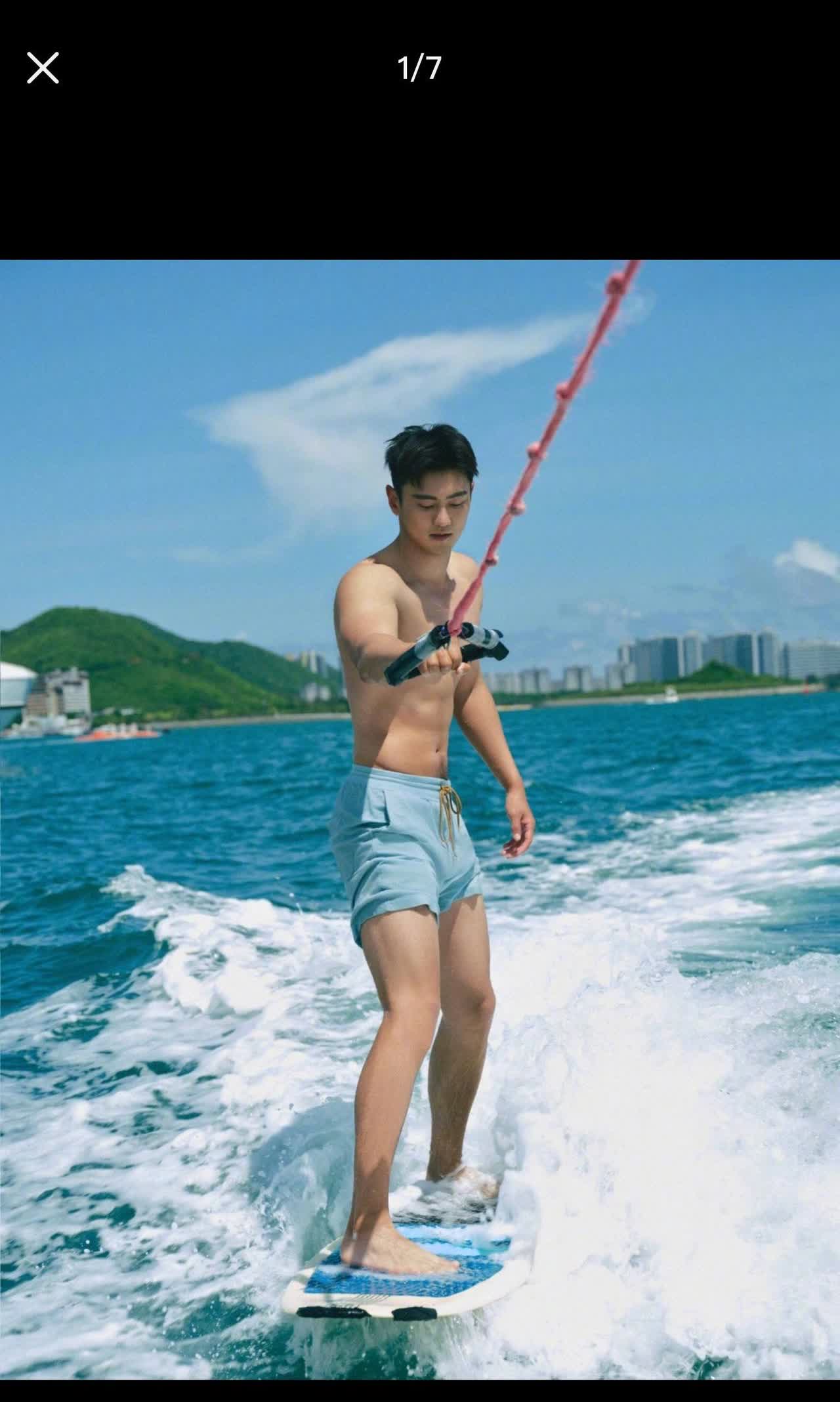 体育界的男神代表
宁泽涛最近冲浪🏄🏻‍♂️照片流出
不得不说30➕年纪保