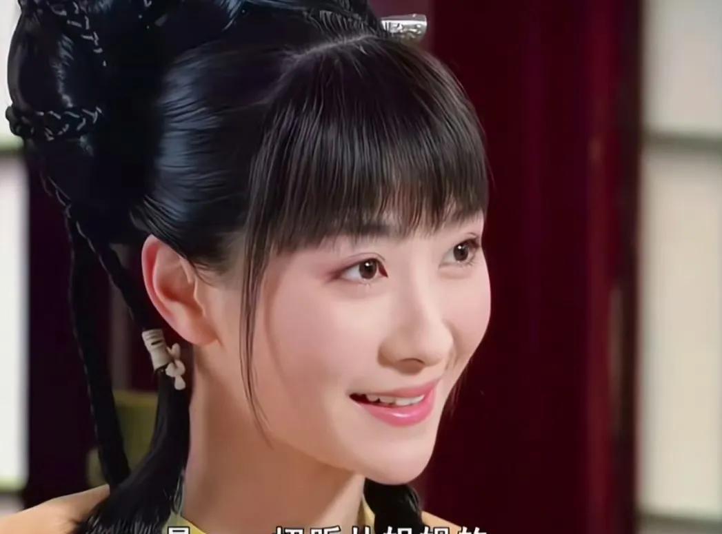 安陵容的悲剧很大一部分是他父亲安比槐造成的。
她母亲是绣娘，用刺绣把她爹供上去，