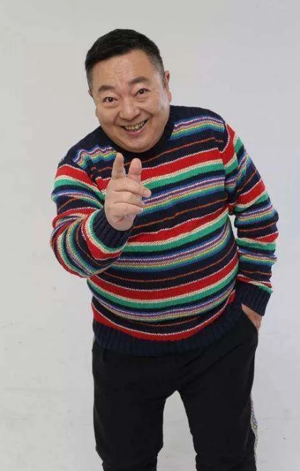 1992年，董浩病危，医生说他活不过8天，董浩对妻子说：领导一会来，我肚子里的话