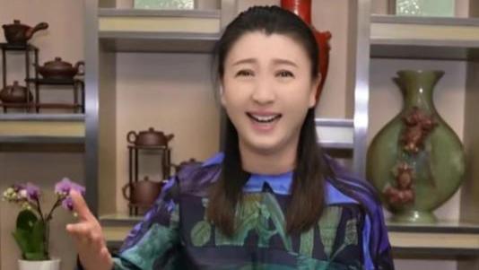 闫学晶的塌房之路，简直是越走越黑，看不到一丝回头的可能！