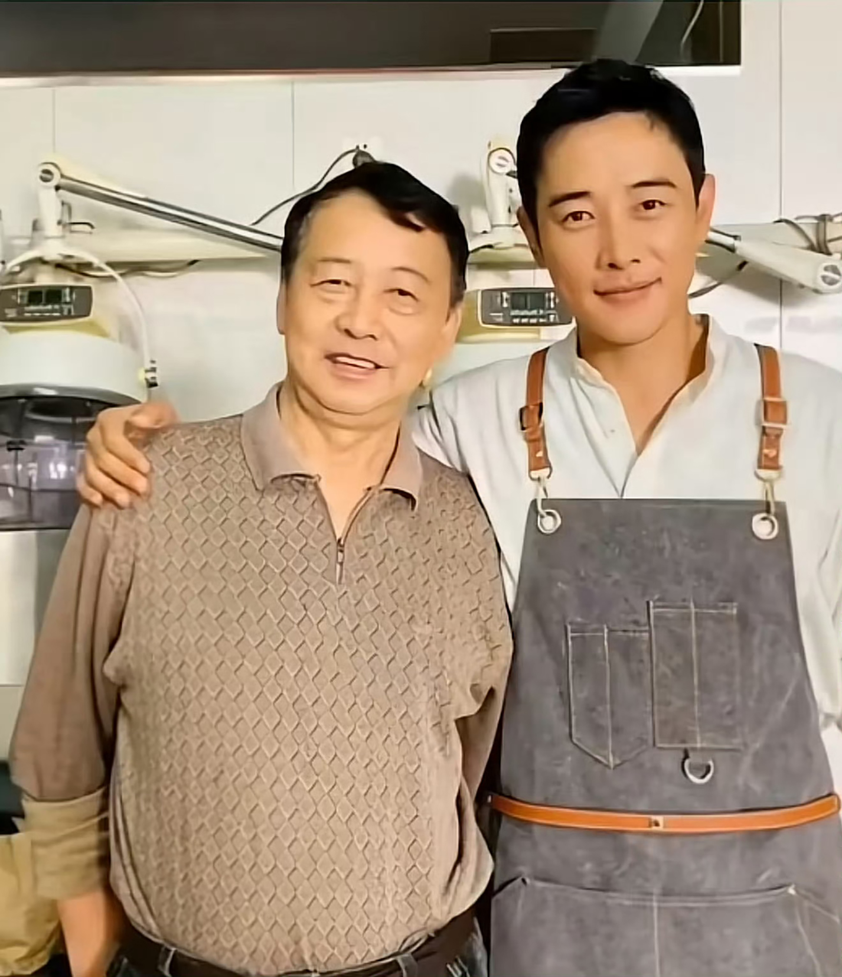 罗晋父亲讣告出现在热搜榜上。
11月19号罗父在北京去世，享年70岁。
平均寿命