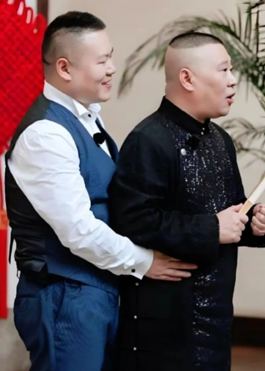 郭德纲这次要后悔了
不是因为徒弟出走闹翻
也不是因为单飞另立门户，而是因为他的徒