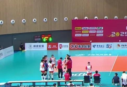 不敢相信？江西女排“破局”了！
     8月12日，全国女排锦标赛，小组赛，江