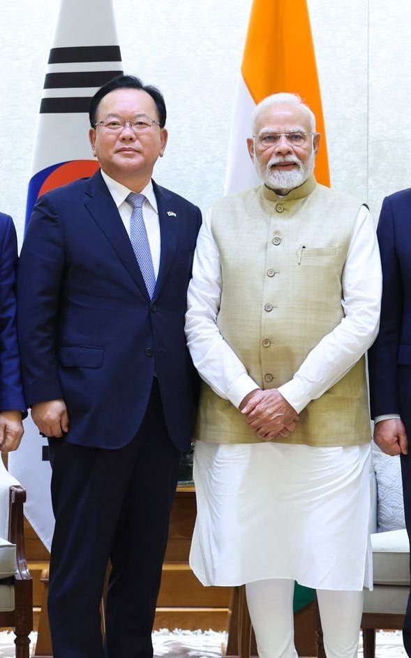 韩国前总理访印 莫迪亲自接见











啥？韩国前总理突然跑到印度去