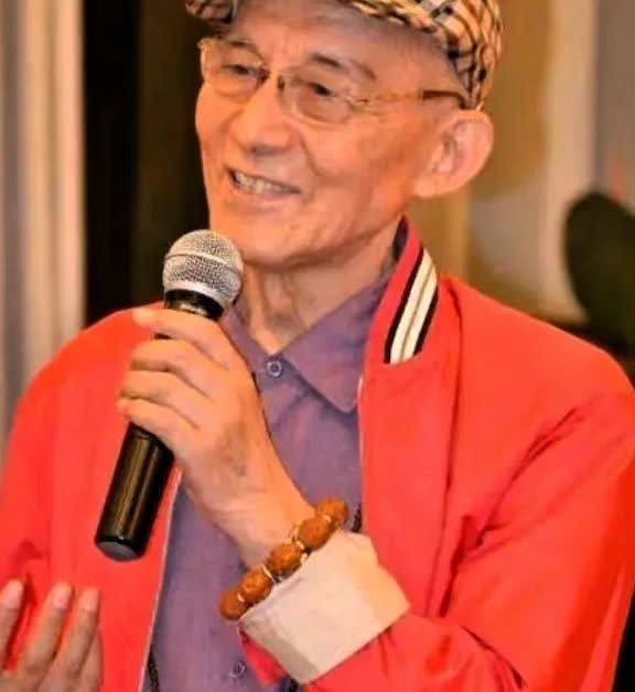 最近总在思考：游本昌为什么值得被尊敬？
是他52岁才因“济公”一夜成名，
却