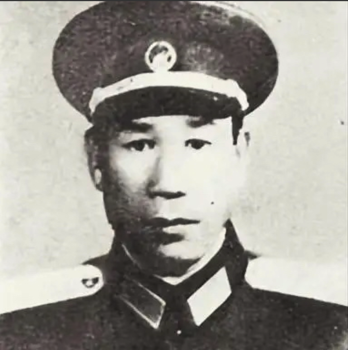 1950年，朝鲜战场，125师擅自撤退，导致数万美军逃走，军长吴瑞林怒道，若非1