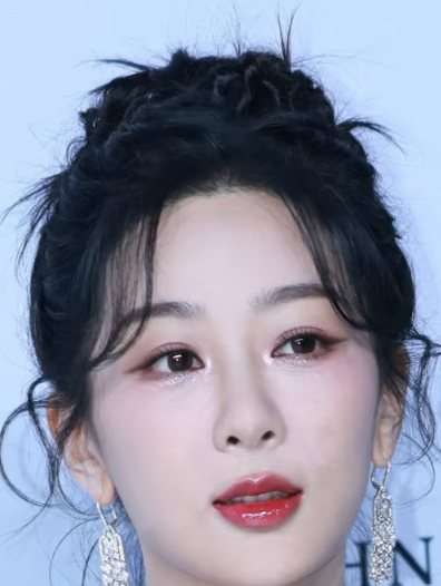 现实里看到的杨紫，无滤镜怼脸还原颜值 ​​​