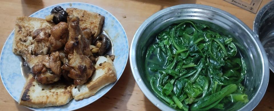 今天跟孩子爸商量回娘家的事，他说你想回就回，给我提供2000块的经费，我谢谢他。
