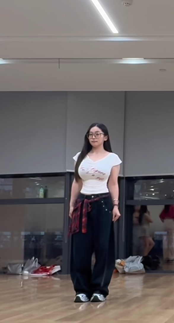 谁能懂我骑电瓶车遇到减速带duang 一下