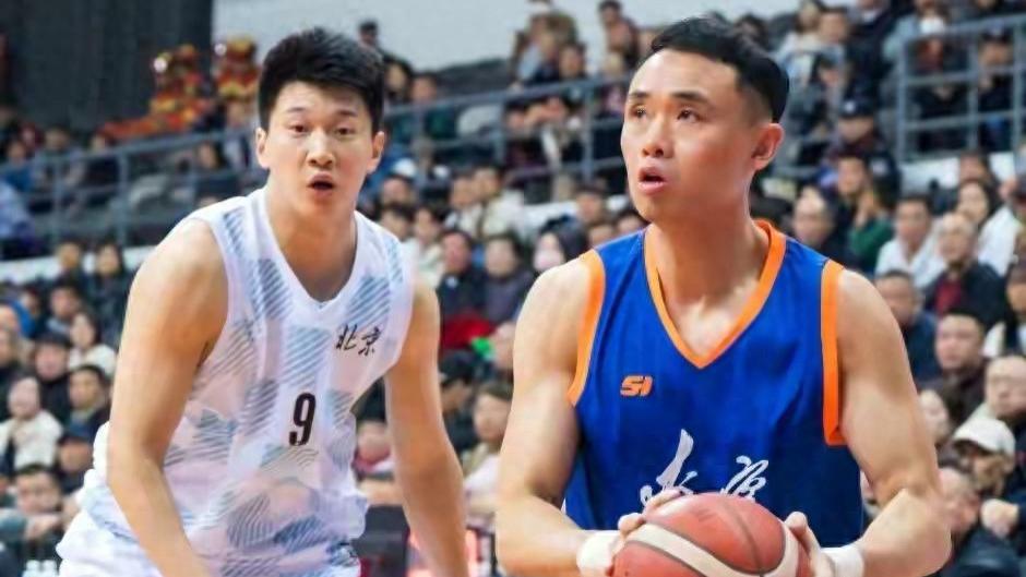 辽宁队为证明自己，把热身赛打成了总决赛，知名体育记者都很无奈