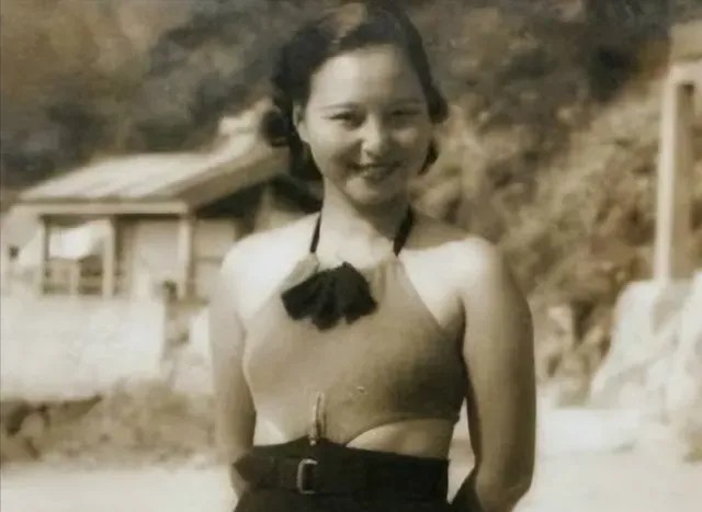 1925年，号称四年睡过3000男人的民国欲女余美颜拿着东拼西凑的两万块，恭恭敬