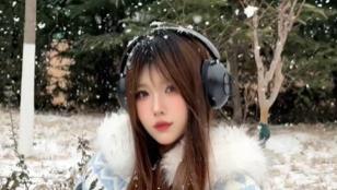 头戴式降噪耳机夹头、闷耳？选对这 3 点，体验直接封神