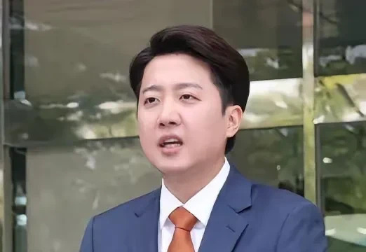 总统候选人失言惹众怒











---











天呐！