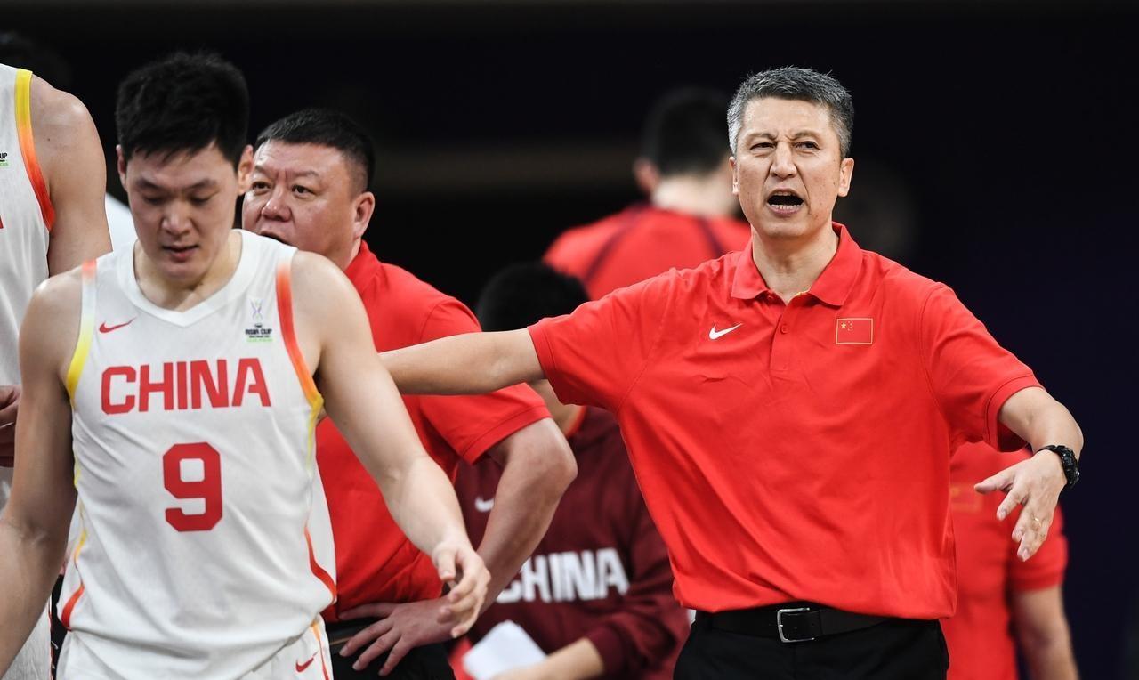 广州龙狮俱乐部发文力挺李祥波，难道球迷质疑他错了？
对于广州队这个发文，我认为纯