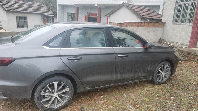 车已经开了150公里来报下油耗
我的车是帝豪 2023款第4代 冠军版 1.5L