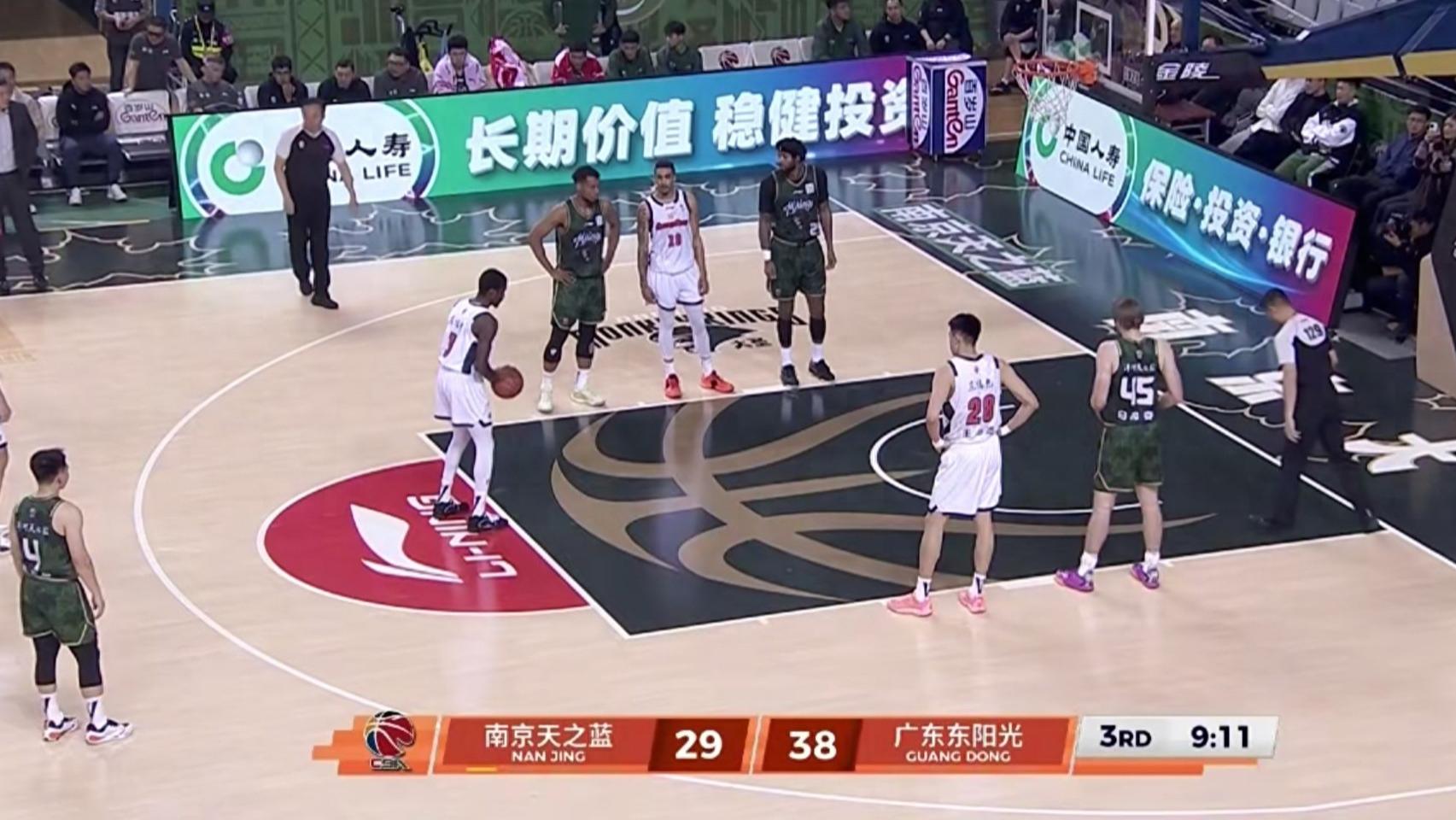 广东87: 71复仇南京，焦泊乔14+10，胡明轩状态复苏，郭昊文高效！