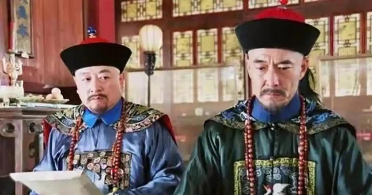 公元1697，大学士尹泰酒醉后，强行占有了前来送水的小丫环，本想瞒天过海，谁料小