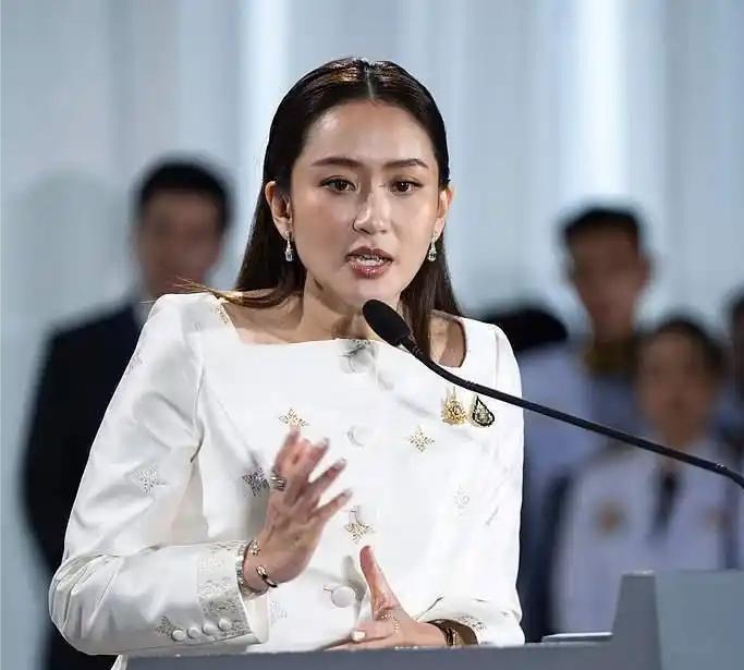 佩通坦被解职，给所有年轻人都提了个醒！那就是不管什么时候，什么场合，对同事，对亲