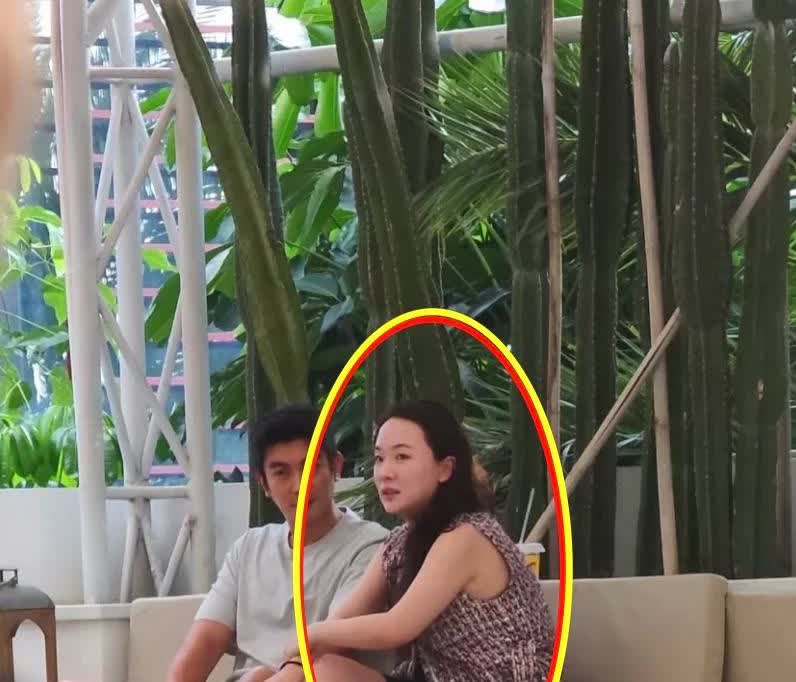 终于知道为啥杜江对霍思燕
是生理性喜欢了
这个真不是瞎说，当时霍思燕说杜江
