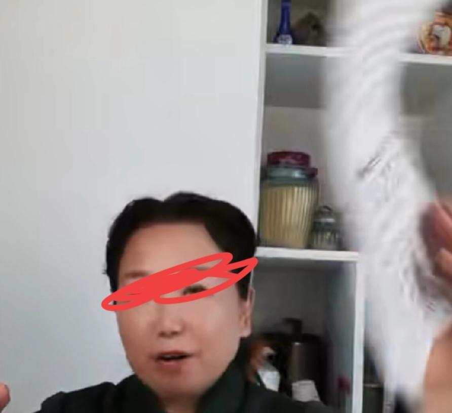29号突然延期了？！老肥子一直在说。上午在直播间里面摇头晃脑。
延期是对门儿一直