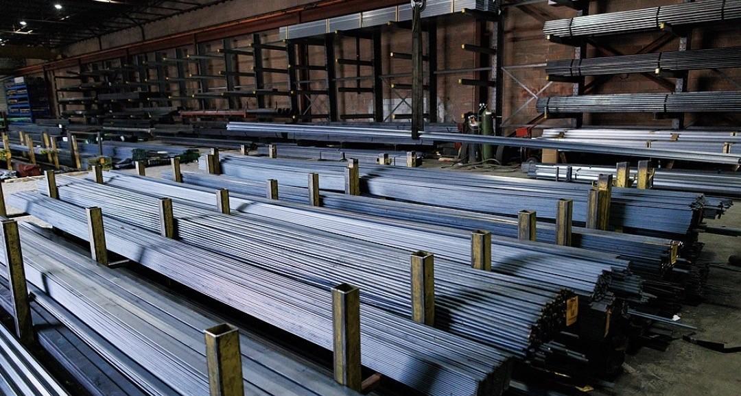 加拿大不敢硬扛美国，却敢将矛头指向中国？
特朗普对进口钢铁加征50%关税后，作为