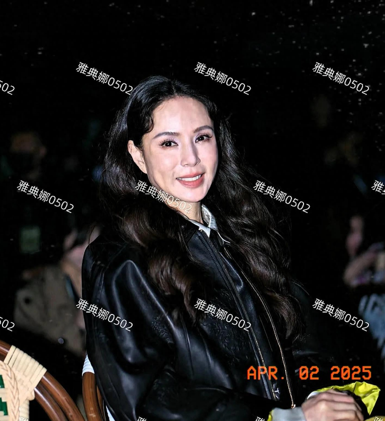 李若彤没有网上吹的那么冻龄脸太饱满身材太瘦照片还行本人不年轻