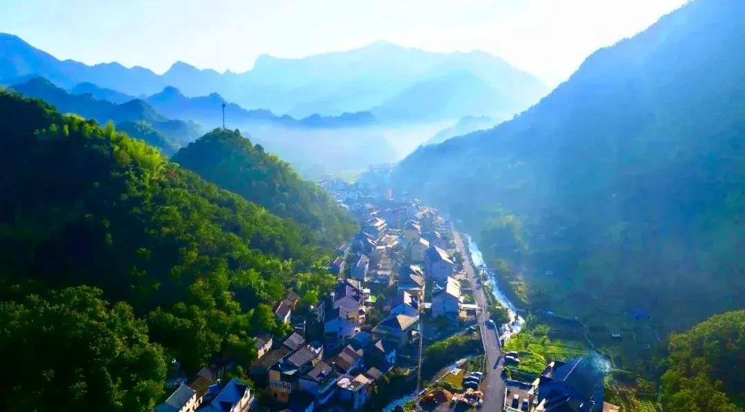 浙江乡村旅游可以说排全国第二，没有哪个地方可以排第一。
        这些年走