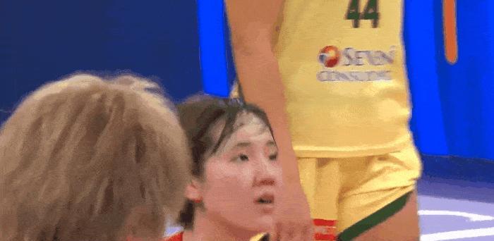 中国女篮输日本9分！
日本女篮输澳大利亚9分！
宫鲁鸣看到了吧，澳大利亚女篮这样