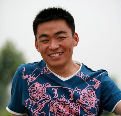 一次，郭德纲问王宝强：“听说你在少林寺练习过6年武术，那在现实中，你最多能打几个