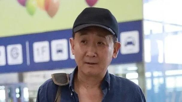 梁天现状：66岁微微发福，儿子是北大高材生，女儿和侄女长得很像