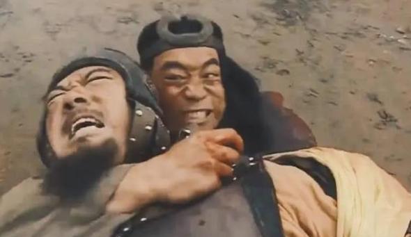 1121年方腊起义失败被擒，宋军大摆庆功宴，可是韩世忠却独自在角落喝着酒，营妓梁