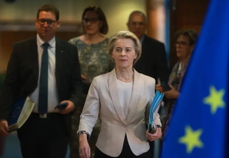 墙头草，还是变色龙，绝对不是“识时务者为俊杰”。最近，“欧盟”主席冯.徳莱恩谈到