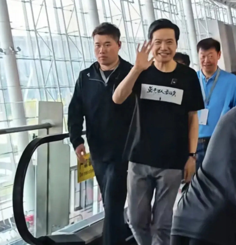 小米空调与以格力为首的空调厂家终有一战。包括海尔、大金、奥克斯、日立、美的等，必