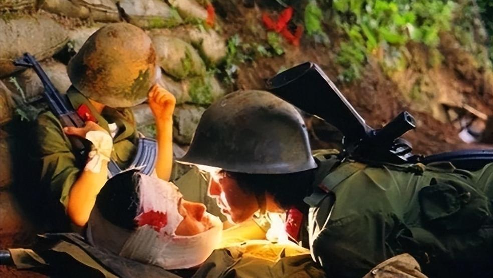 1986年，18岁的战士至死都没尝过爱情的滋味，牺牲前，奄奄一息地对护士说:“我