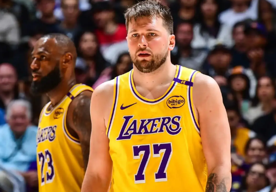 现在这些人就都没有了。NBA本质上可以看做是合同游戏。哪只球队的合同搭配更好，哪