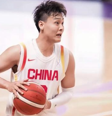 央视将直播中国男篮对阵印度男篮的比赛。男篮亚洲杯小组赛，中国男篮将在8月7日16