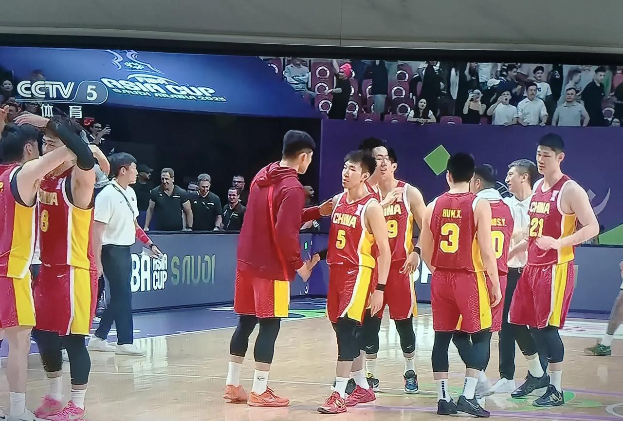 这支中国男篮进步最大的几个地方：
1、罚球命中率。除了第一场对沙特的命中率有点低