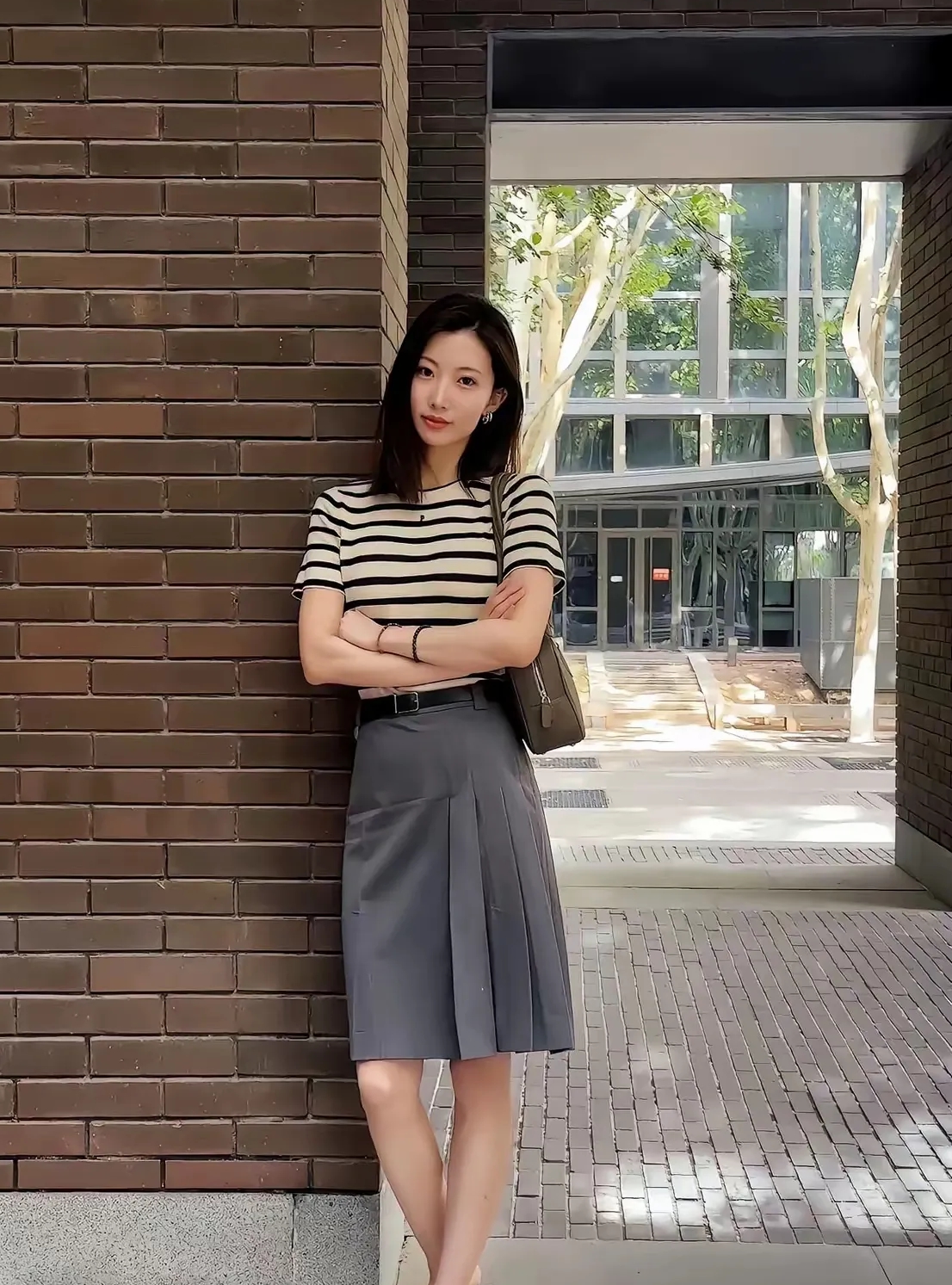 小时候总梦想将来要当科学家，现在只想和你成家
